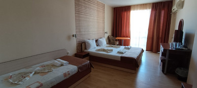 Family hotel and House Detelini TRIPLE ROOM /double+single bed/